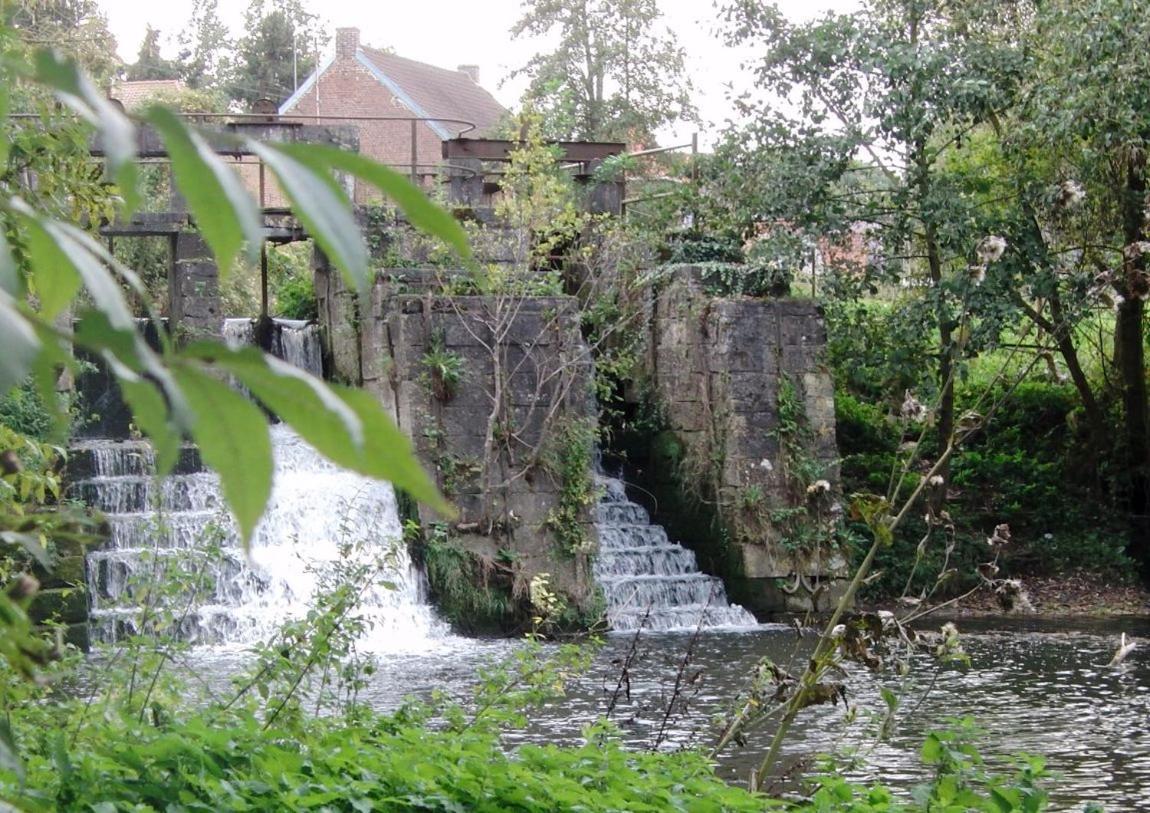 Le Groft Villa Rombies-et-Marchipont Exteriör bild